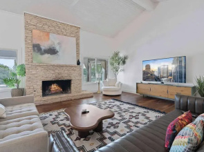 Upstay Luxury Golf Retreat Near Downtown Austin