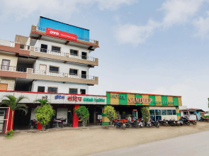 OYO 43680 Hotel Sandeep