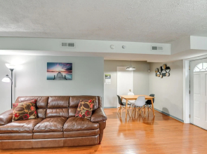 Cozy Nashville Getaway: 11 Mi to Downtown!