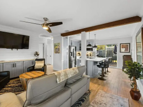 Recently Renovated Paradise W/ Private Pool! Close To Everything! 2 Bedroom Home by RedAwning