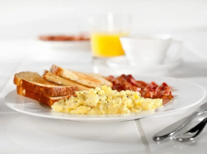 Courtyard by Marriott Boston-Cambridge