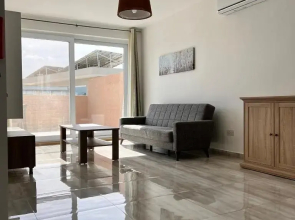 F6-1 Room 1 double bed shared bathroom in shared Flat