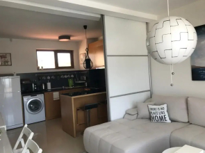 Paradise Bay D8 Apartment