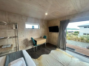 Wayfarer Lodge Studio