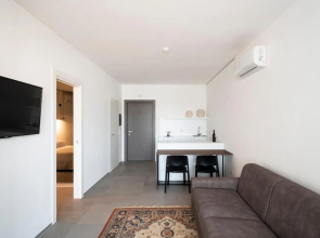 Alkamuri Posh Hotel Spa 107 Jacuzzi Suite