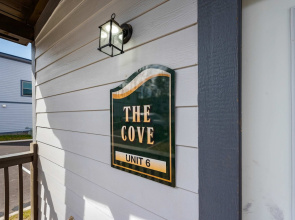 Charming New 5BR 4BA Cabin Near Dollywood