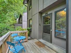 Stylish Durham Townhome < 5 Mi to Downtown!