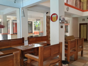 Arondari Hotel