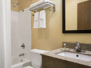 Super 8 by Wyndham Mattoon