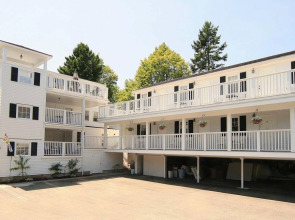 Eagle House Motel