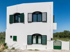 Traditional Sea Side Cottage