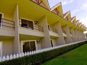 Camp Holiday Resort & Recreation Area