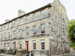 Charming City Center Apartment