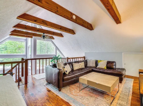 15 Mi to Ski Resort: Home w/ Fire Pit in Tobyhanna