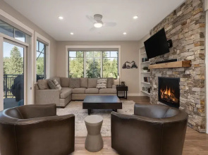 Downtown Flat 2 Bedroom Condo