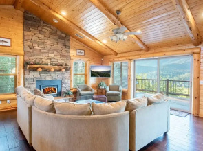 15 - The Lodge At Timberline Trail 4 Bedroom Home by Redawning