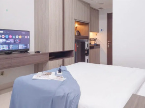Good Place And Comfy Studio At Transpark Bintaro Apartment