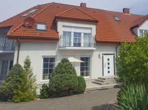 Large, Comfortable Holiday Villa, Private Garden