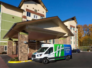 Holiday Inn Express & Suites Seattle South - Tukwila by IHG