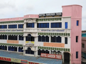 Hotel Garden Tree