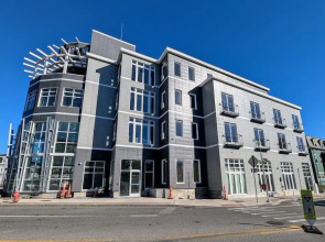 Beacon Suites Hotel