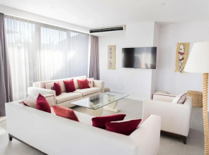 No81 Hotel