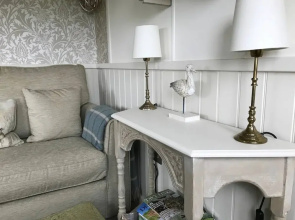 5 Luxury Shepherds Hut Mobile Home