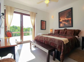 Ocean View Rooftop Penthouse by Olahola