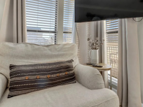 Destin Studio With Resort Amenities and Private Beach Access