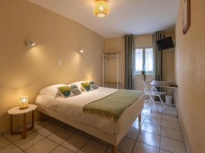 L'Aptois Hotel