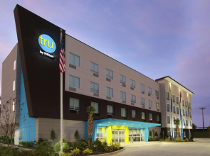 Tru by Hilton Mobile