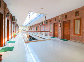 Airy Eco Stasiun Cirebon Kapten Damsur 15