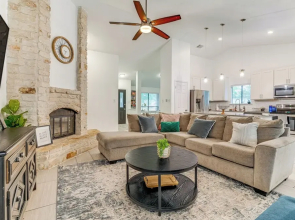 Modern Cedar Park Home: 20 Mi to Downtown Austin!