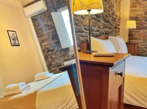 Spacious & Cozy Flat - 5 mins to Batsi Bay