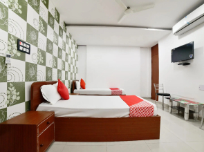 OYO 69621 Hotel Trisha
