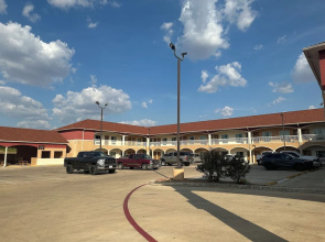 Executive Inn and Suites