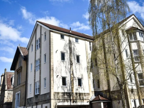 Stylish Flat in Cotham, Free On-street Parking