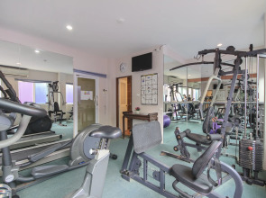 OYO 75321 Gemma Patong