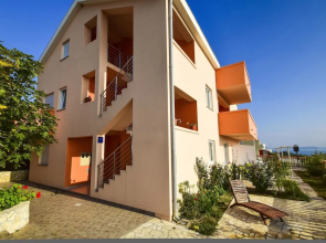 Apartments Komadina M73