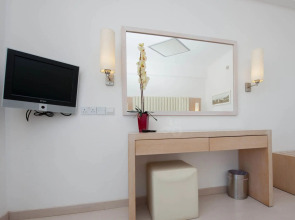 Vrissiana Boutique Beach Hotel