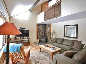 8 Leisure-Hot Tub-3BR/2BA