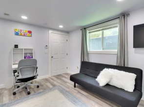 1 Mi to Dtwn: Renovated Retreat in Georgetown!