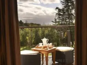 Halliwell House