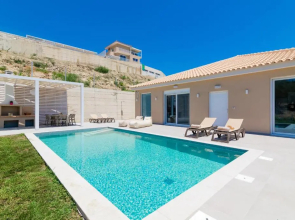 Spartakos Luxury Villa 5