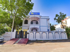 Fabhotel The Castle Homestay I