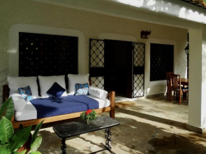 Diani Campsite & Cottages