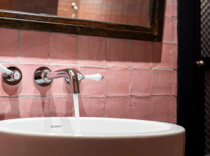 La França Travellers - Adults Only