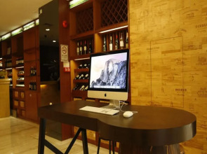 Orange Hotel Guangzhou Quzhuang Metro Station