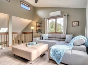 Steps To The Lake House, Hot Tub, Game Room, Deck