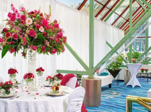 Hyatt Regency Buffalo / Hotel and Conference Center